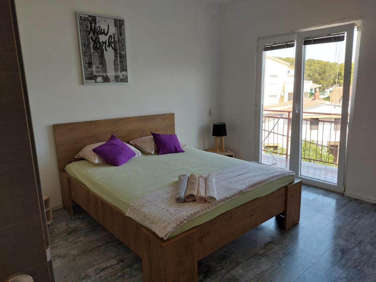 Apartmani Radic Rg Rogoznica  Εξωτερικό φωτογραφία